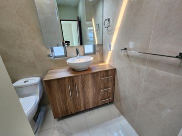 Casa en Venta en  Altozano Fraccionamiento Encinar