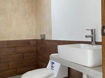Casa en venta en Fraccionamiento Puerta del Sol cerca del Hospital Covadonga
