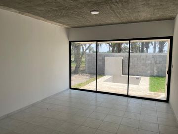 Casa en venta en Fraccionamiento Puerta del Sol cerca del Hospital Covadonga