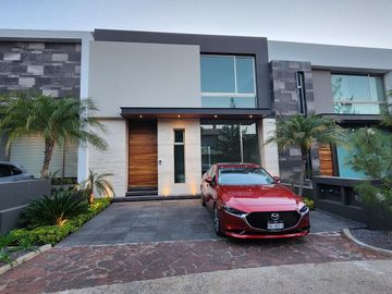 Casa en Venta Altozano Fraccionamiento privado