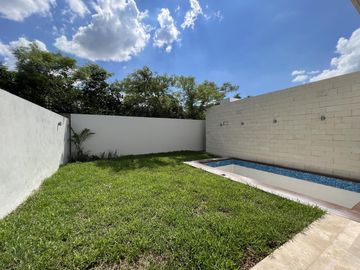 Casa en  Venta en Mérida lista para entrega en Privada con amenidades
