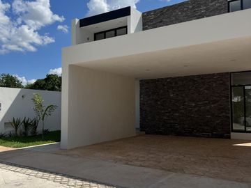 Casa en  Venta en Mérida lista para entrega en Privada con amenidades
