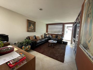 Casa con ampliaciones en Bosque de Encinos