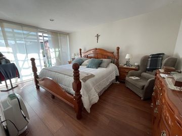 Casa con ampliaciones en Bosque de Encinos