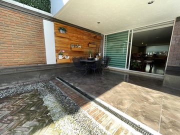 Casa con ampliaciones en Bosque de Encinos