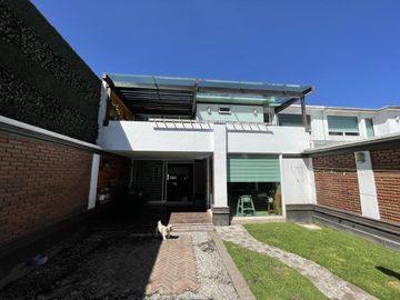 Casa con ampliaciones en Bosque de Encinos