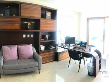 VENTA RESIDENCIA EN LOMAS COUNTRY CLUB