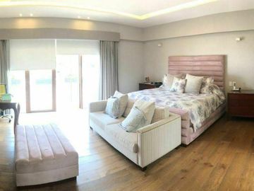 VENTA RESIDENCIA EN LOMAS COUNTRY CLUB