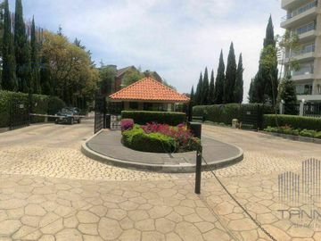 VENTA RESIDENCIA EN LOMAS COUNTRY CLUB