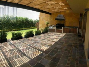 VENTA RESIDENCIA EN LOMAS COUNTRY CLUB