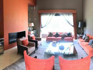 VENTA RESIDENCIA EN LOMAS COUNTRY CLUB