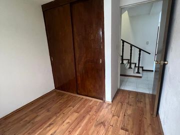 CASA USADA EN VENTA CALLE NOCHE BUENA , COL, SANTA JULIA, PACHUCA, HGO.