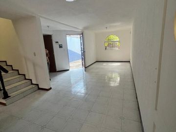 CASA USADA EN VENTA CALLE NOCHE BUENA , COL, SANTA JULIA, PACHUCA, HGO.
