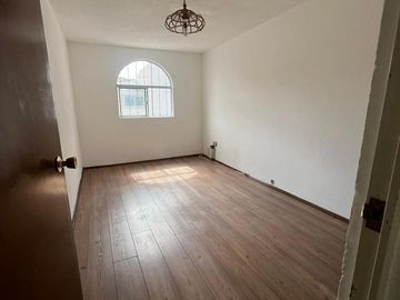 CASA USADA EN VENTA CALLE NOCHE BUENA , COL, SANTA JULIA, PACHUCA, HGO.