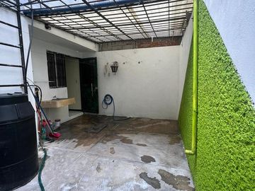 CASA USADA EN VENTA CALLE NOCHE BUENA , COL, SANTA JULIA, PACHUCA, HGO.
