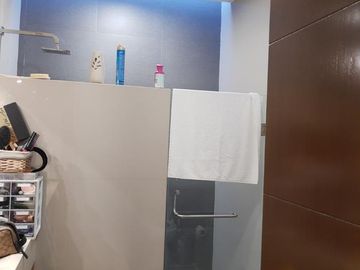 LOMAS DEL SOL, Casa en VENTA con recámara en planta baja y jardín