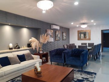 LOMAS DEL SOL, Casa en VENTA con recámara en planta baja y jardín