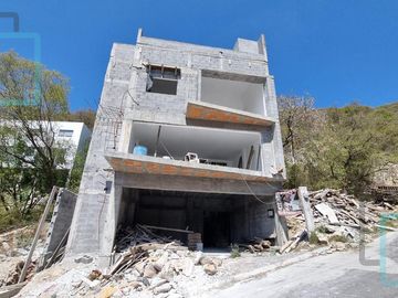 CASA EN VENTA BOSQUE DE SAN PEDRO ZONA CARRETERA NACIONAL SANTIAGO