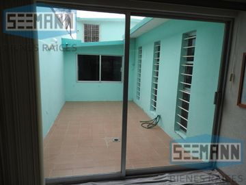 Casa en Venta en calle Valencia No. 295, Ignacio Zaragoza, Veracruz, Ver.