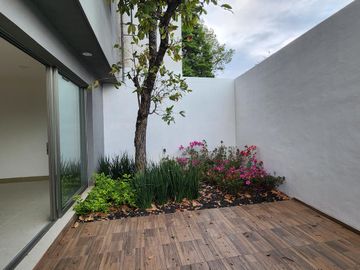 Casa en Venta  Altozano  Fraccionamiento privado