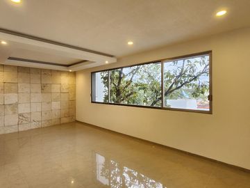 Casa en Venta  Altozano  Fraccionamiento privado
