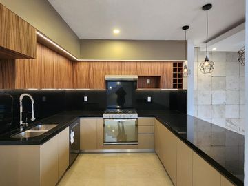 Casa en Venta  Altozano  Fraccionamiento privado