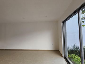 Casa en Venta  Altozano  Fraccionamiento privado