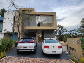 Casa en Venta  Altozano  Fraccionamiento privado