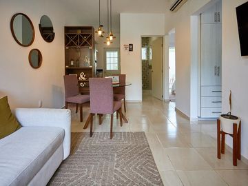 Departamento en venta en Playa de Carmen con 2 recamaras en fraccionamiento exclusivo