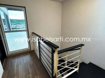 CASA EN VENTA EN VALLE DE JURIQUILLA D717