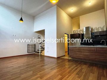 CASA EN VENTA EN VALLE DE JURIQUILLA D717