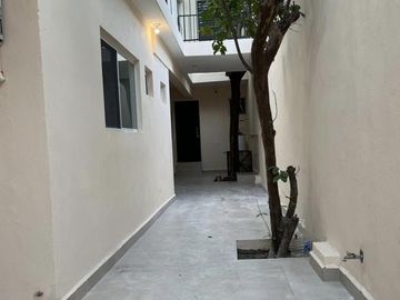 CASA EN VENTA COLONIA VISTA HERMOSA, ZONA CUMBRES