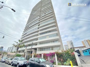 Departamento en Venta en Edificio Costa Cavancha - Piso 25 (Vista frente a Playa Cavancha)