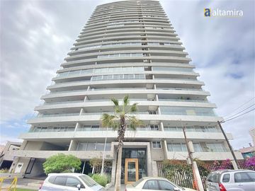 Departamento en Venta en Edificio Costa Cavancha - Piso 25 (Vista frente a Playa Cavancha)