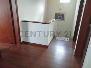 Se vende casa sector Sangolqui de oportunidad