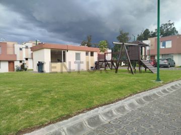 Se vende casa sector Sangolqui de oportunidad