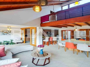 Hermosa casa de venta dentro de Urbanización en Nayón