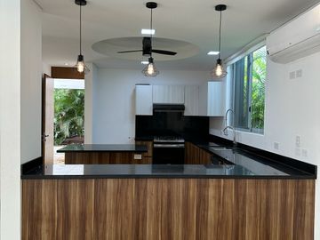 Casa en venta PRIVADA NUUKAN modelo COATI Cholul | ENTREGA INMEDIATA|