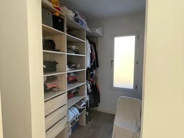 Impecable casa en Venta y alquiler dos plantas con pileta y espejo de agua PG