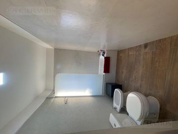 Impecable casa en Venta y alquiler dos plantas con pileta y espejo de agua PG