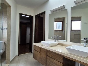 En Venta  Lomas Country Club Casa En Privada  Doble Seguridad Huixquilucan