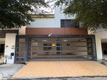 CASA EN VENTA FRACC PRIVADO, LAS LOMAS - GARCIA