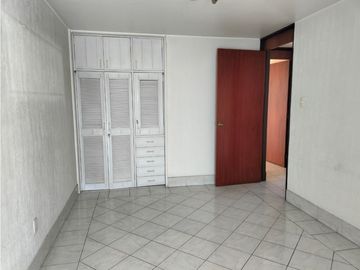 ESTUPENDA CASA EN NOVELISTAS A UNOS PASOS DEL PERI