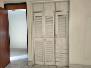 ESTUPENDA CASA EN NOVELISTAS A UNOS PASOS DEL PERI