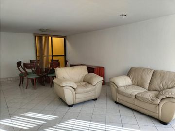 ESTUPENDA CASA EN NOVELISTAS A UNOS PASOS DEL PERI