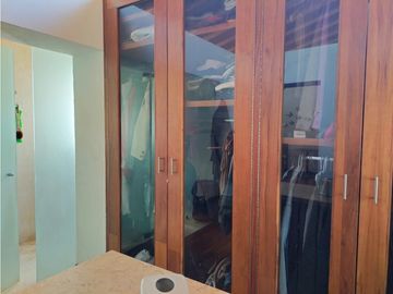 EXCLUSIVA RESIDENCIA EN PRADO LARGO, CON BUENOS ACABADOS