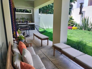EXCLUSIVA RESIDENCIA EN PRADO LARGO, CON BUENOS ACABADOS