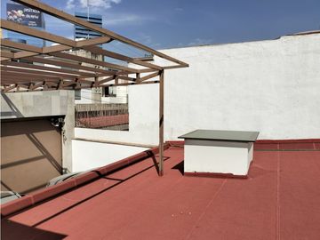 REESTRENA CÓMODA CASA EN SATELITE DE UN PISO EN CALLE CERRADA