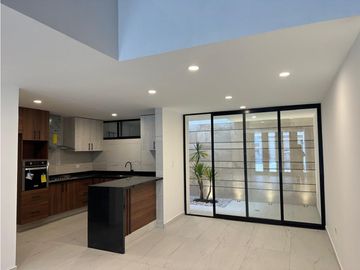 Casa En Venta En Fraccionamiento La Cementera