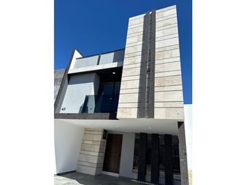 Casa En Venta En Fraccionamiento La Cementera